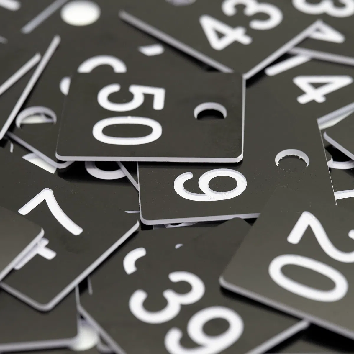 Targhette portachiavi rettangolari numerate, in plastica ABS, numerate, con foro (1-50, nero)