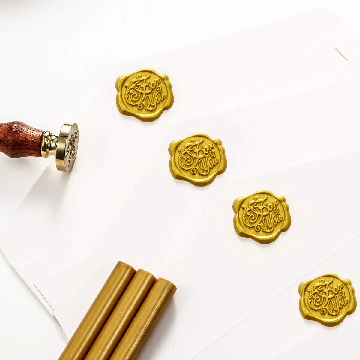 15 Pezzi Colla Pistola Sigillo Bastoncini di Cera per Retro Vintage Cera Sigillo Timbro e Lettera, Buon per Inviti di Nozze, Buste di Carte Mail di Lumaca Pacchetti di Vino (Oro)