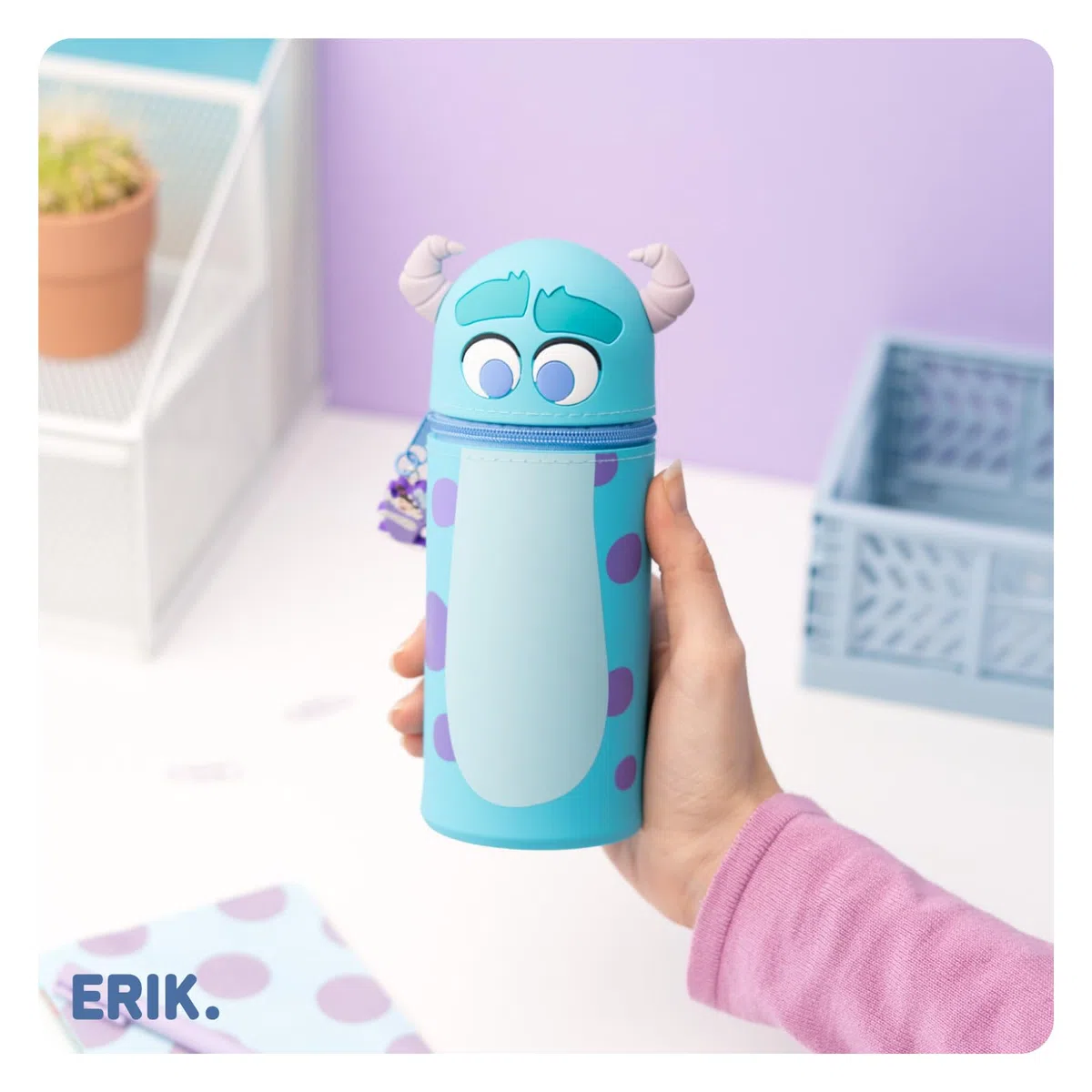 Grupo Erik Astuccio Monsters & Co. 3D - Astuccio Scuola Piccolo in Morbido Silicone, Portapenne da Scrivania 2 in 1 | Back to School: Cancelleria Bambino e Bambina Disney, Sulley (7 x 18 cm)