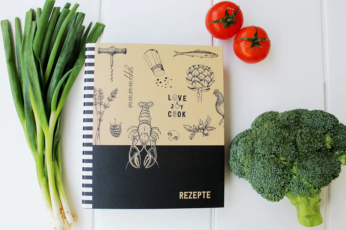 moses. Cook 80668 - Raccoglitore per ricette Love to Cook, formato DIN A5, cook & Style, con 25 fogli di ricettario, 5 tasche a registro, personalizzabile